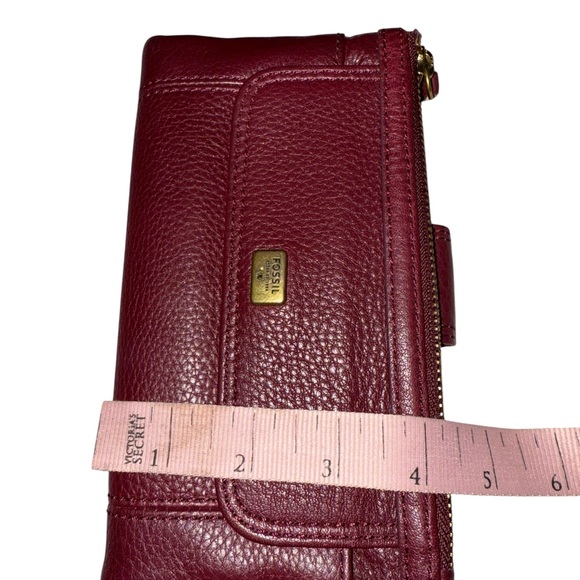 Fossil Women's Deep Red Burgundy Leather Wallet - Picture 9 of 9